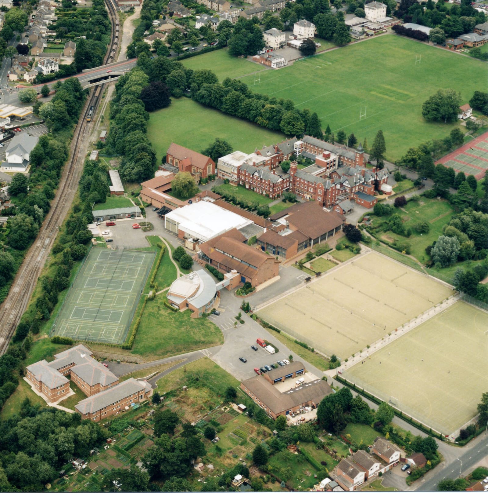 Dean Close Airthrie — fotoğraf 1