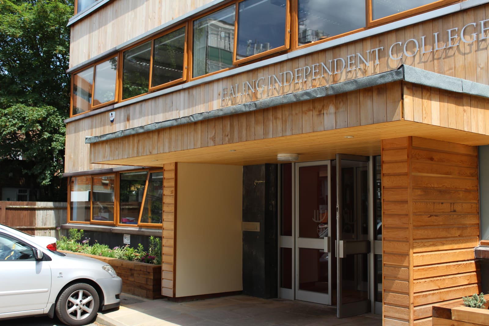 Ealing Independent College — fotoğraf 1