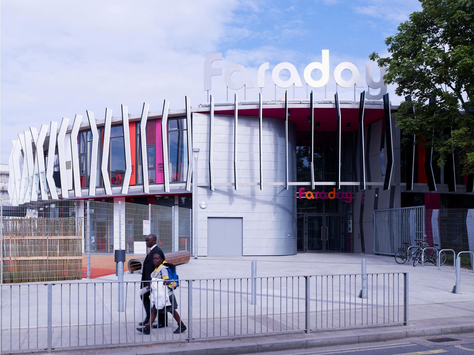 Faraday School — fotoğraf 1