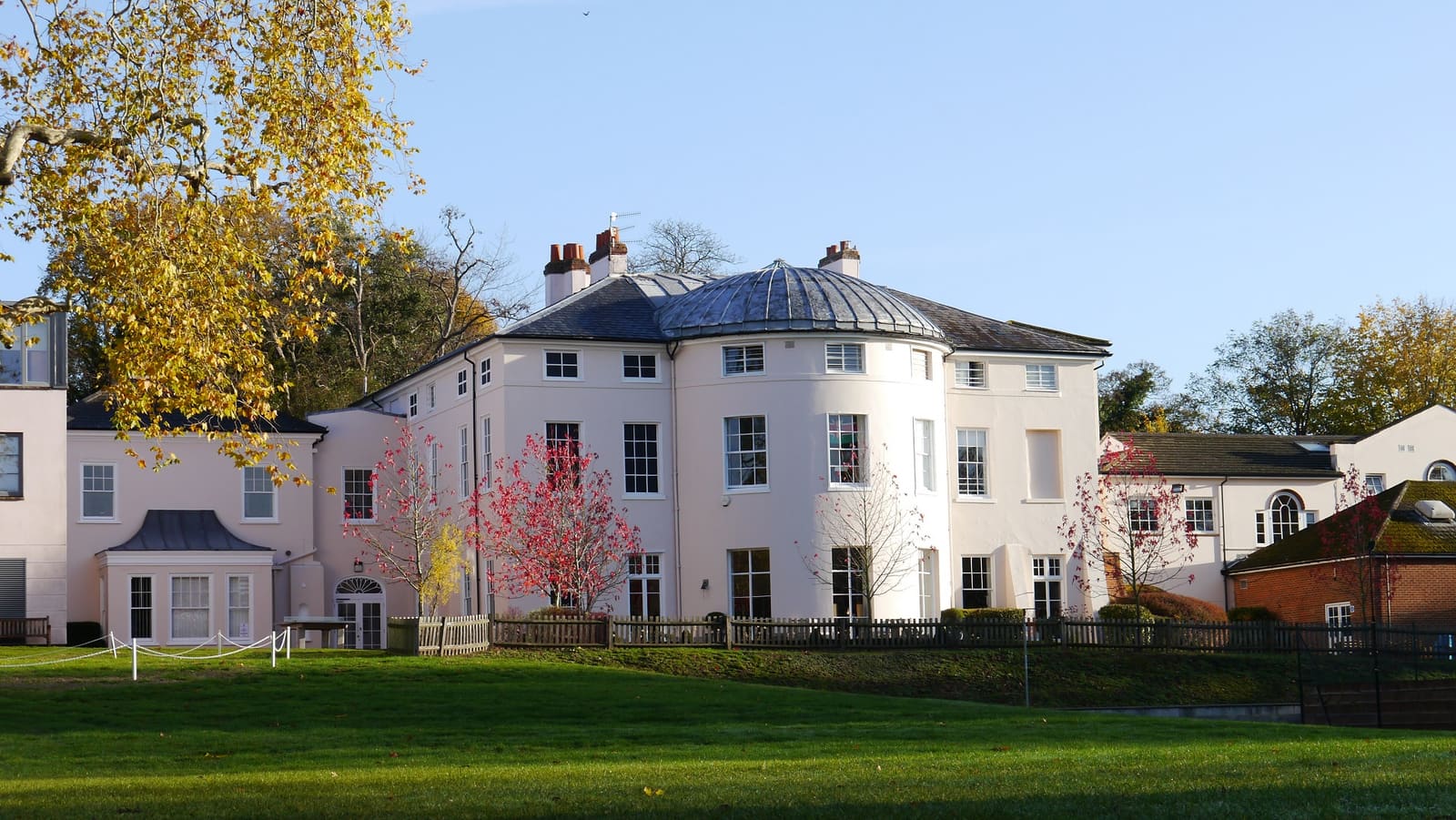 Hoe Bridge School — fotoğraf 1