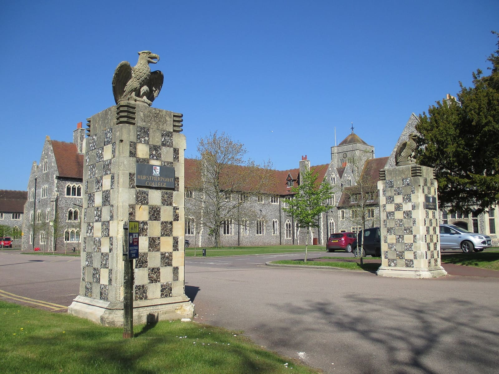 Hurstpierpoint College — fotoğraf 1