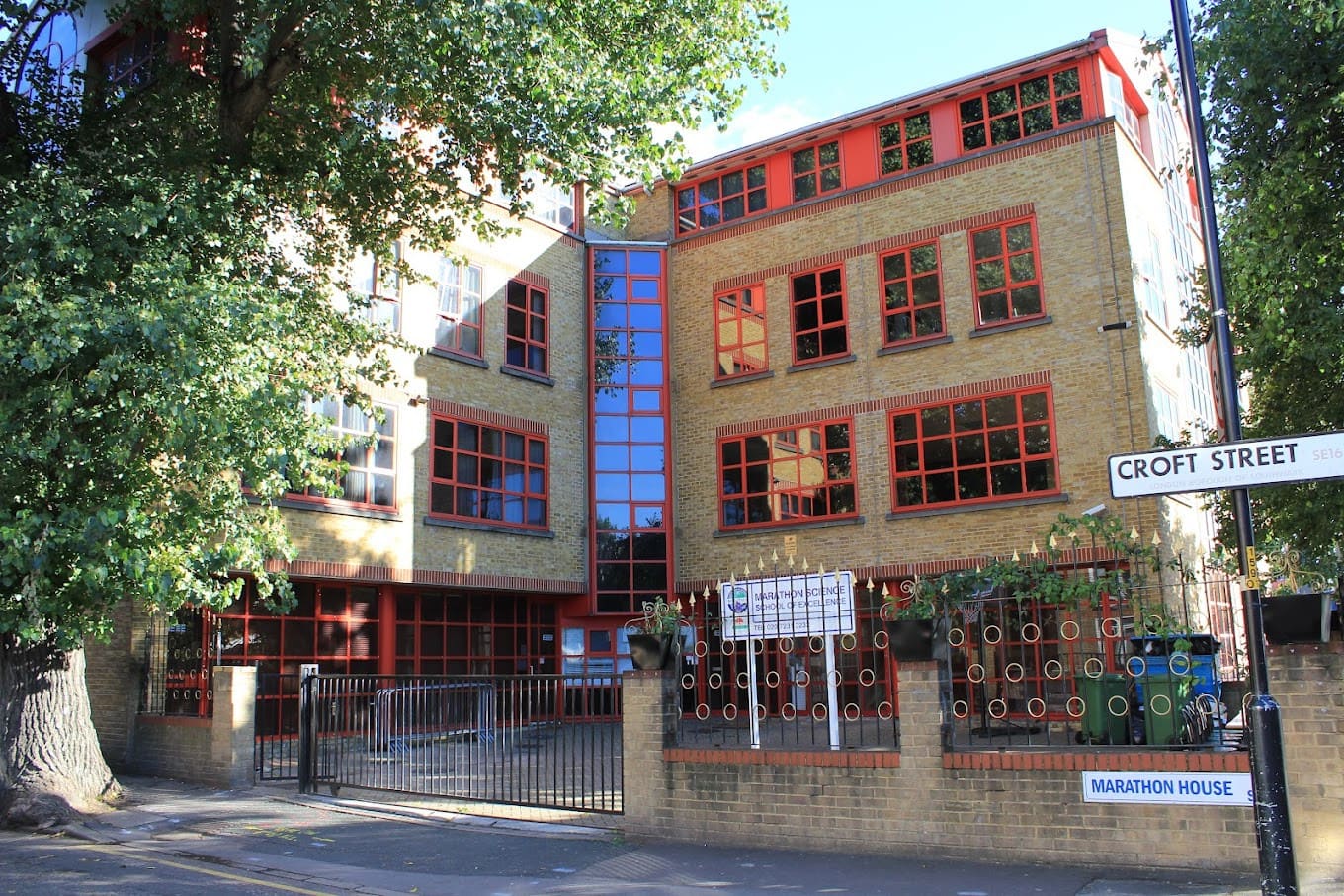 Marathon Science School — fotoğraf 1