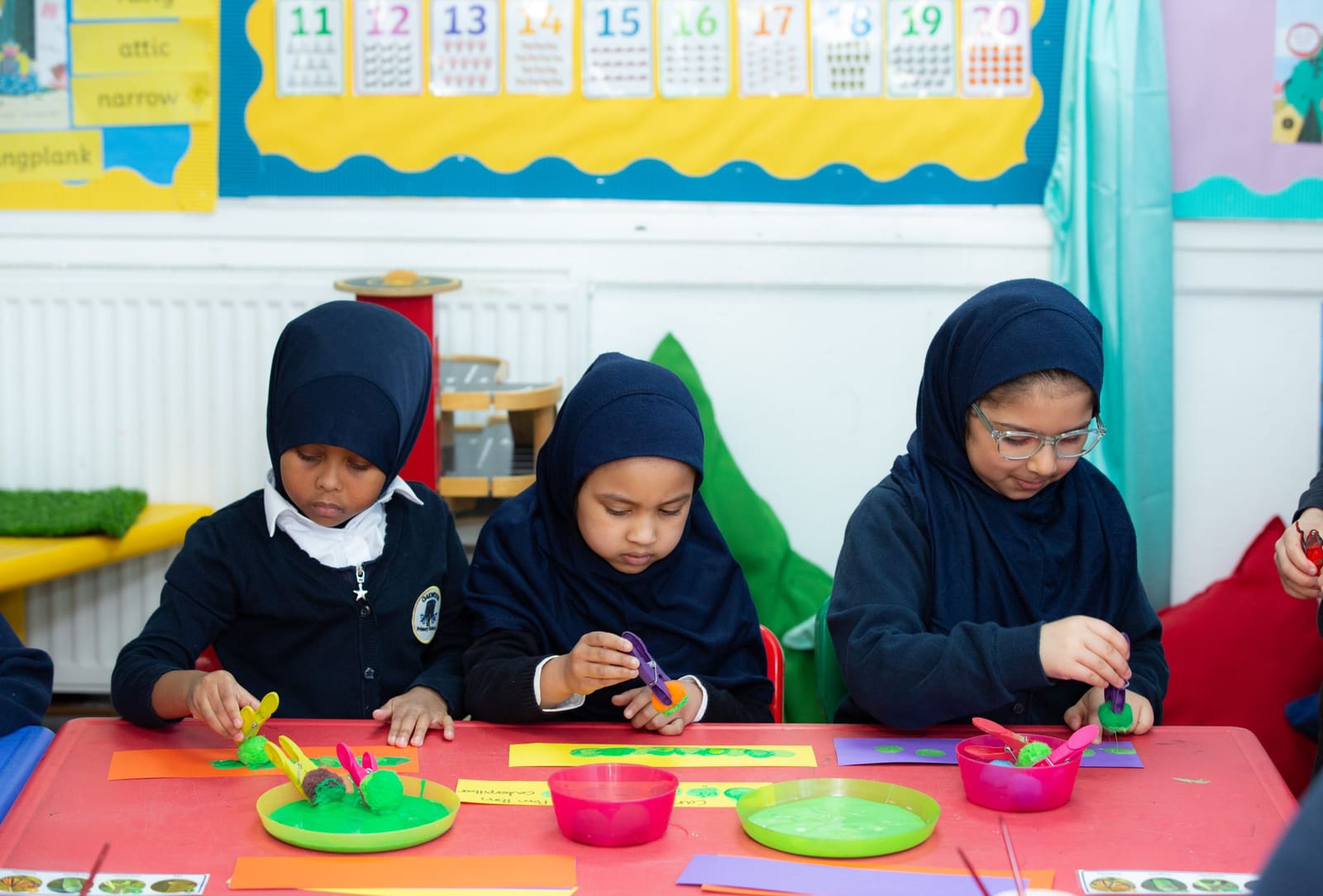 Oakwood Primary School — fotoğraf 1