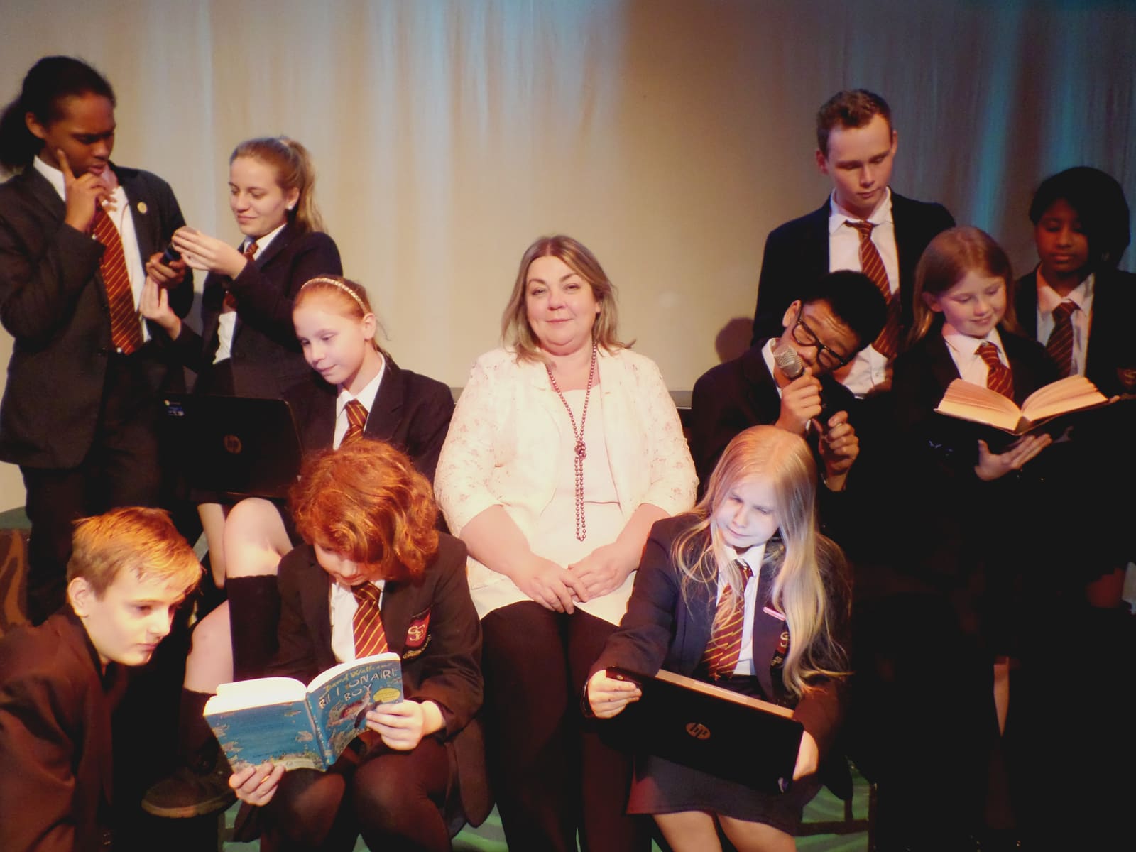 Susi Earnshaw Theatre School — fotoğraf 1