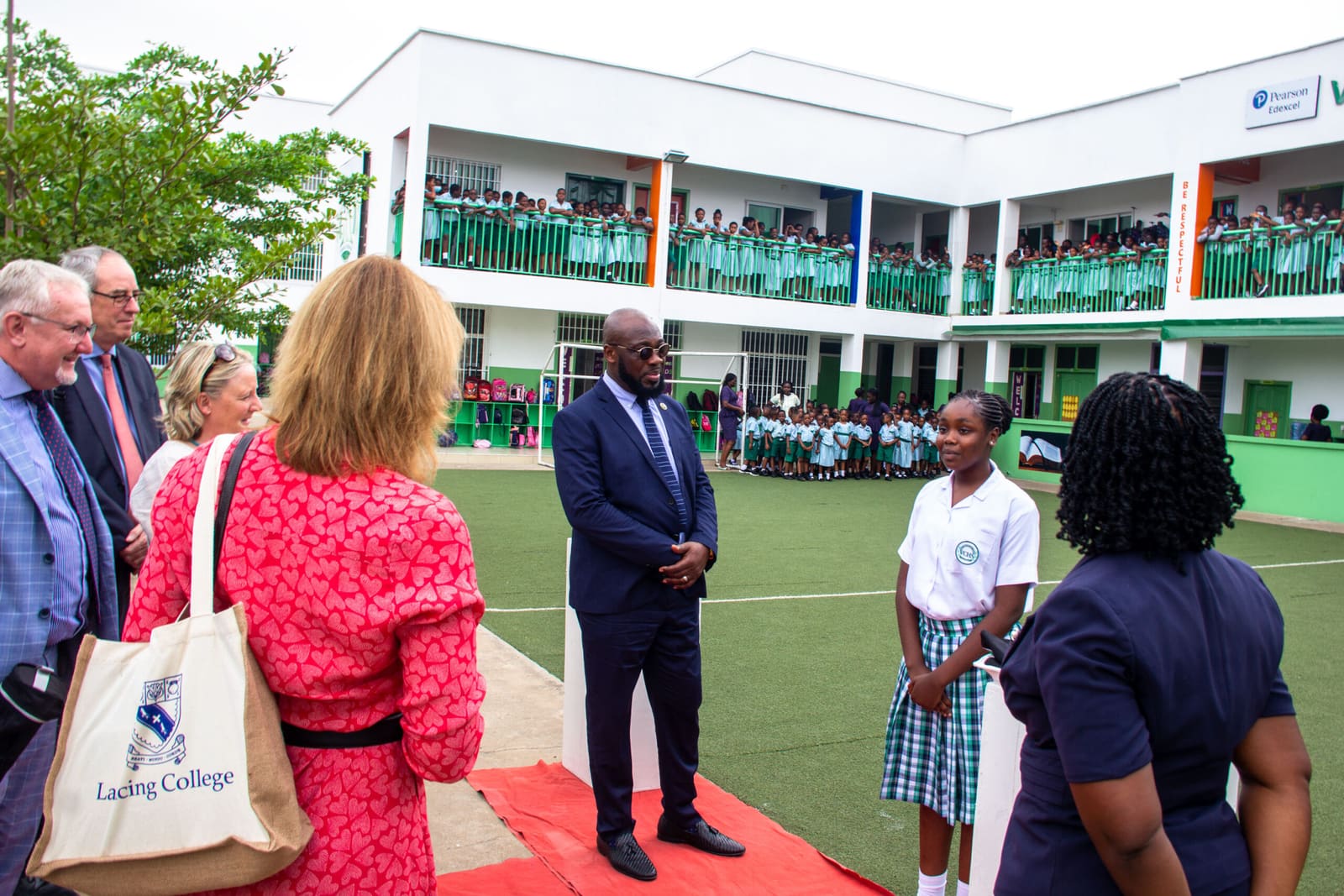 The Vine Christian School — fotoğraf 1