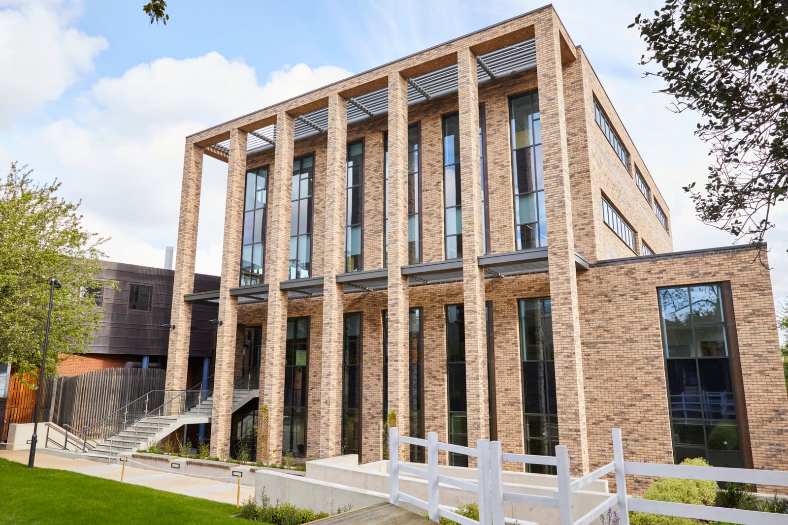 Tiferes High School — fotoğraf 1